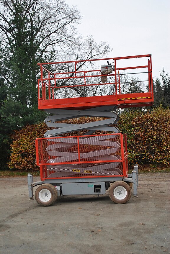 Scheren-Arbeitsbühne Skykack SJ6832 E