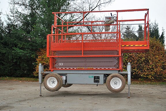 Scheren-Arbeitsbühne Skykack SJ6832 E