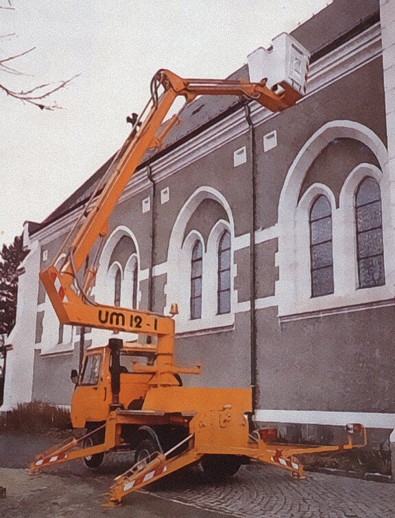 LKW-Arbeitsbühne UM 12 1